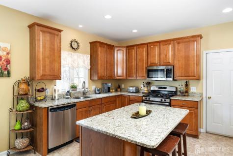 17 Dogwood Lane Hamilton NJ 08690