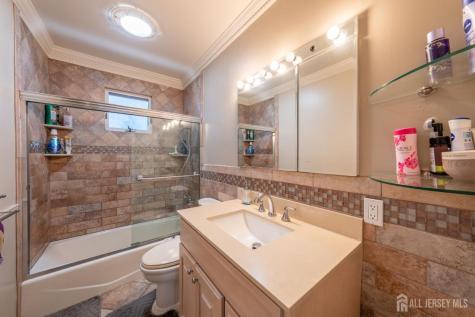 41 Clover Avenue Colonia NJ 07067