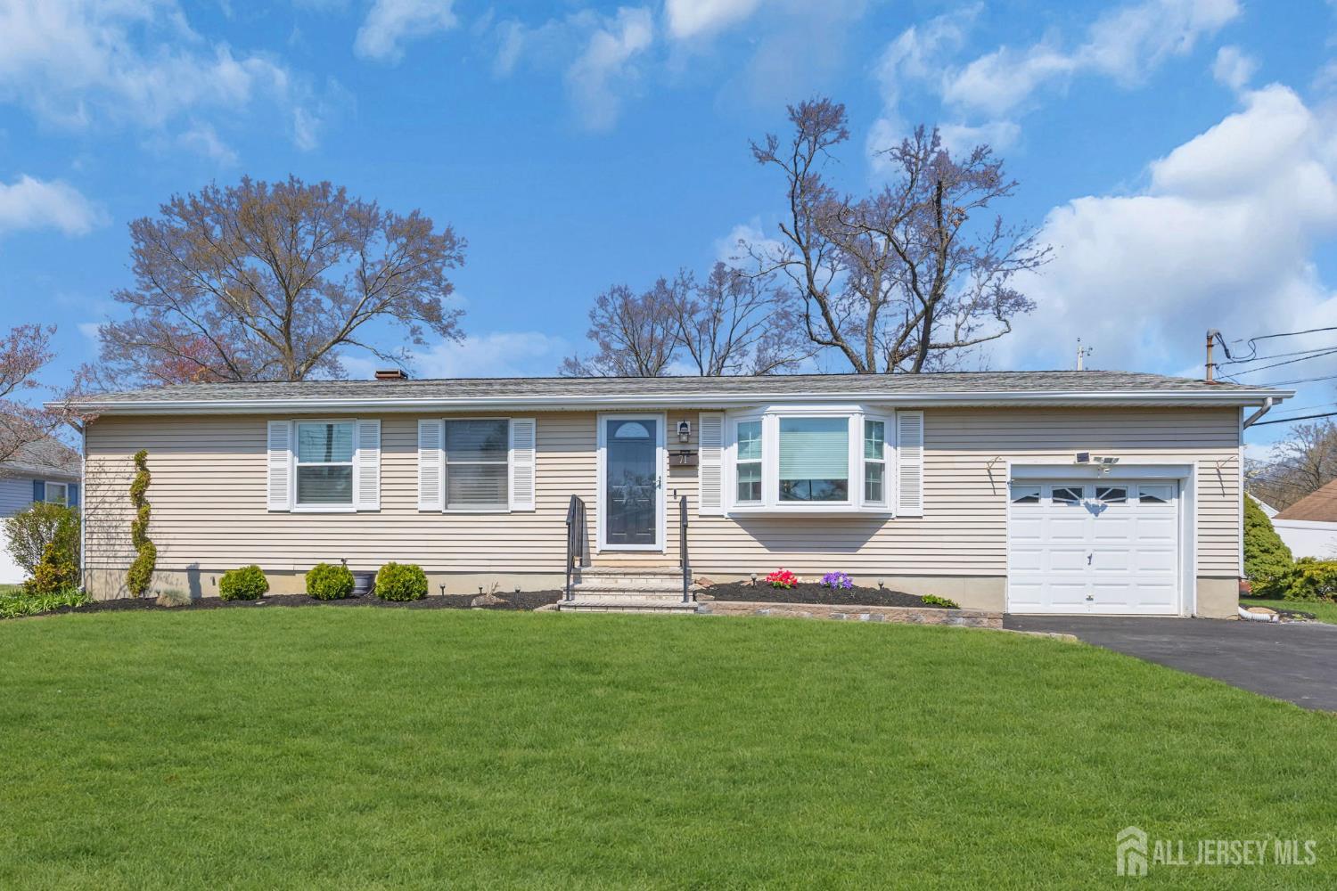 71 Pine Street Spotswood NJ 08884