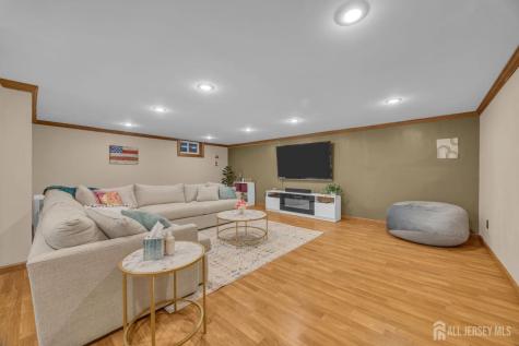 71 Pine Street Spotswood NJ 08884