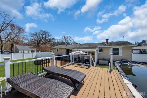 71 Pine Street Spotswood NJ 08884