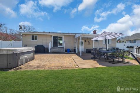 71 Pine Street Spotswood NJ 08884