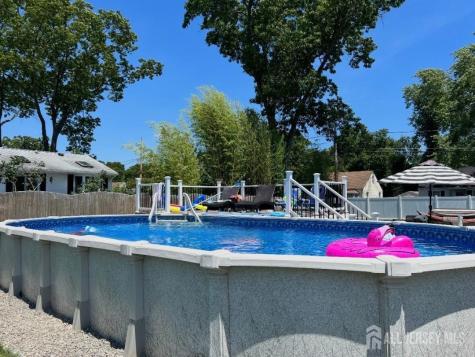 71 Pine Street Spotswood NJ 08884