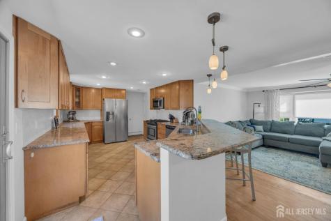 71 Pine Street Spotswood NJ 08884