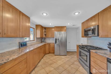 71 Pine Street Spotswood NJ 08884
