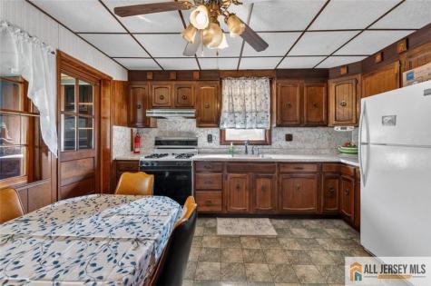 222 Remsen Avenue Avenel NJ 07001