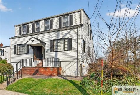 222 Remsen Avenue Avenel NJ 07001