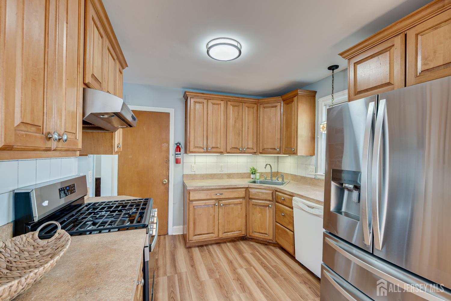 46 Elmwood Avenue Edison NJ 08837