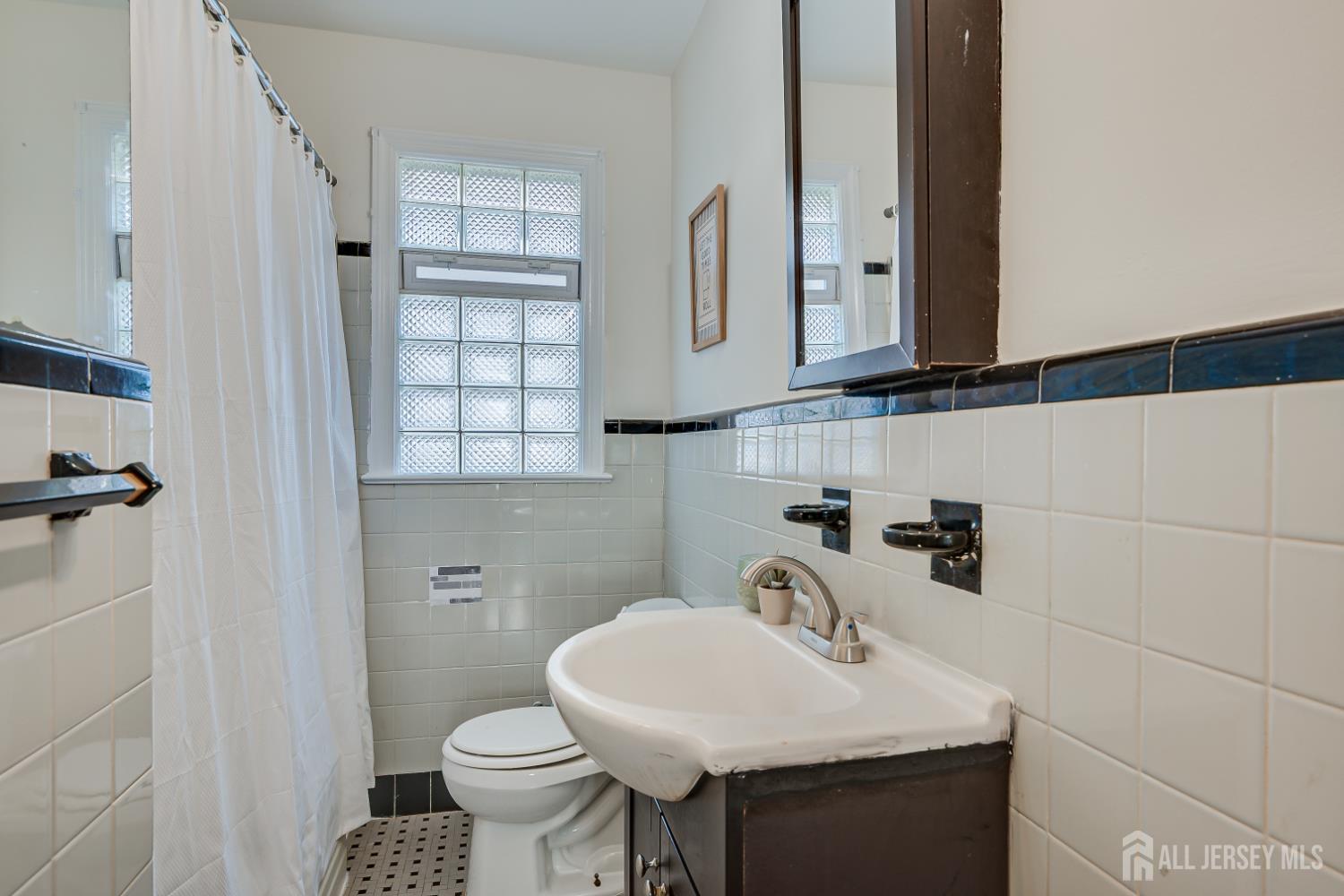 46 Elmwood Avenue Edison NJ 08837
