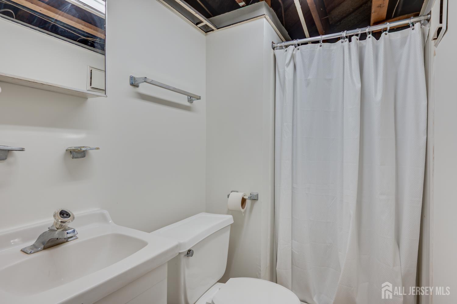46 Elmwood Avenue Edison NJ 08837