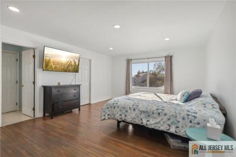 321 Snowgoose Lane Harrison NJ 08062