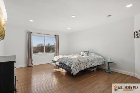 321 Snowgoose Lane Harrison NJ 08062