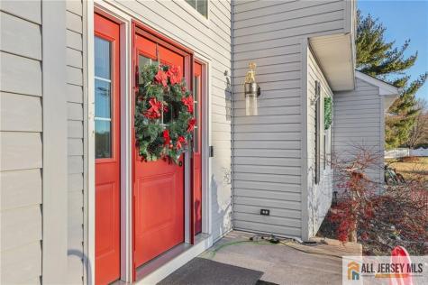321 Snowgoose Lane Harrison NJ 08062