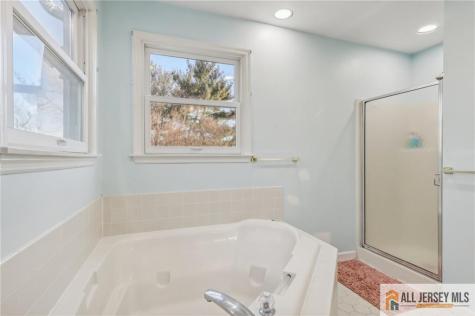 321 Snowgoose Lane Harrison NJ 08062