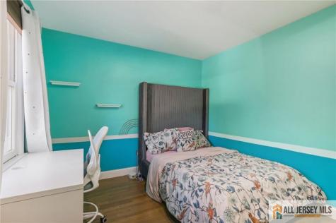 321 Snowgoose Lane Harrison NJ 08062