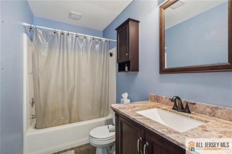321 Snowgoose Lane Harrison NJ 08062