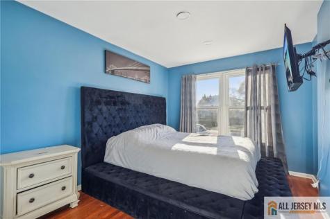 321 Snowgoose Lane Harrison NJ 08062