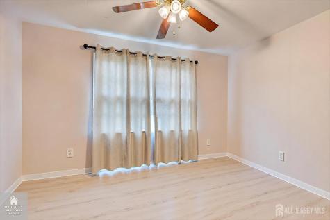 15 Roxy Avenue Edison NJ 08820
