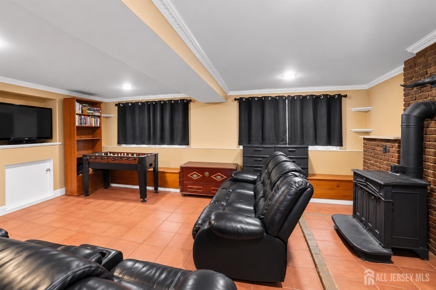 153 Whitman Avenue Edison NJ 08817