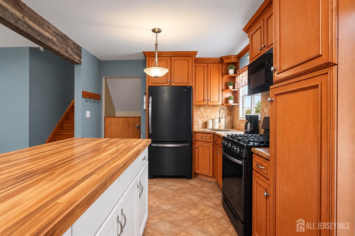 153 Whitman Avenue Edison NJ 08817