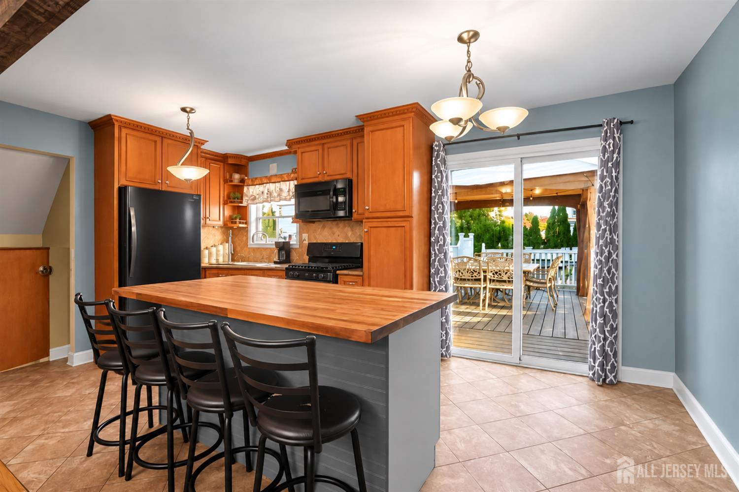 153 Whitman Avenue Edison NJ 08817