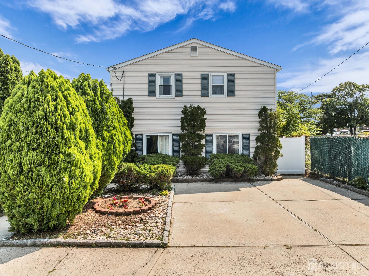 12 Jacobson Street Sayreville NJ 08872