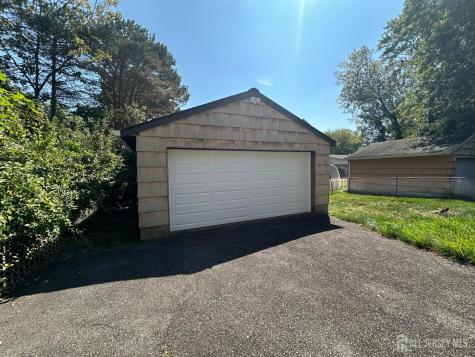 8 Richard Avenue West Caldwell NJ 07006
