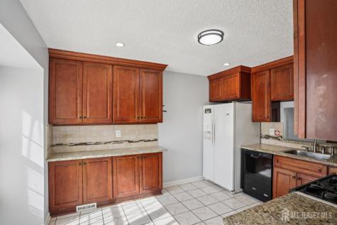 204 Hampshire Court Piscataway NJ 08854