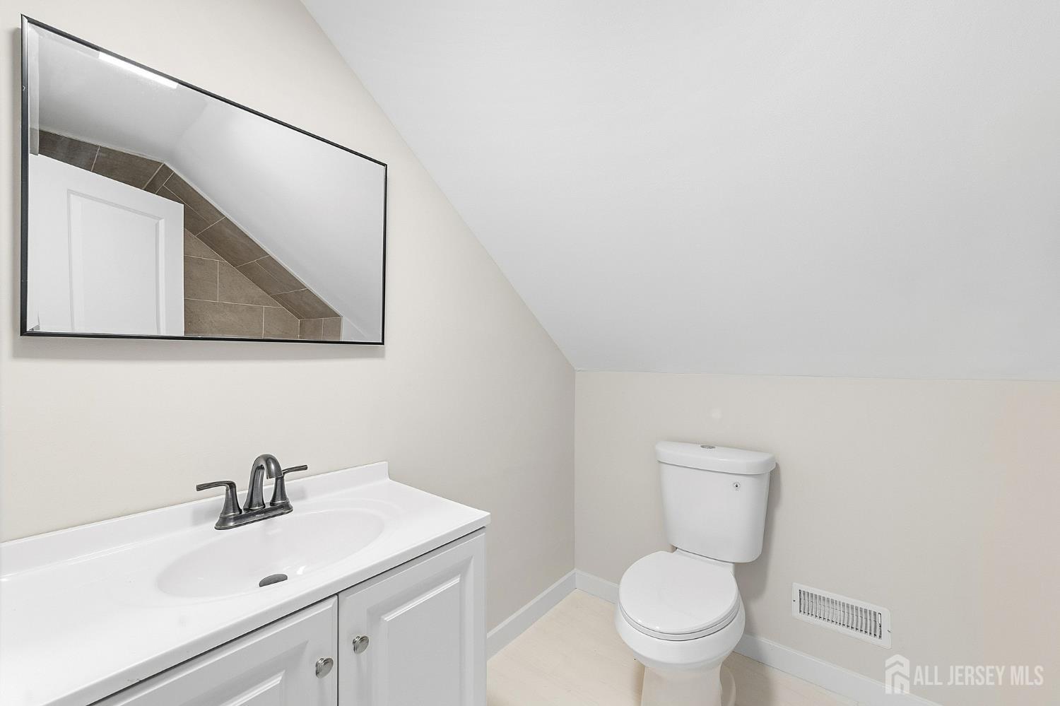 2 Kendall Drive Sayreville NJ 08859