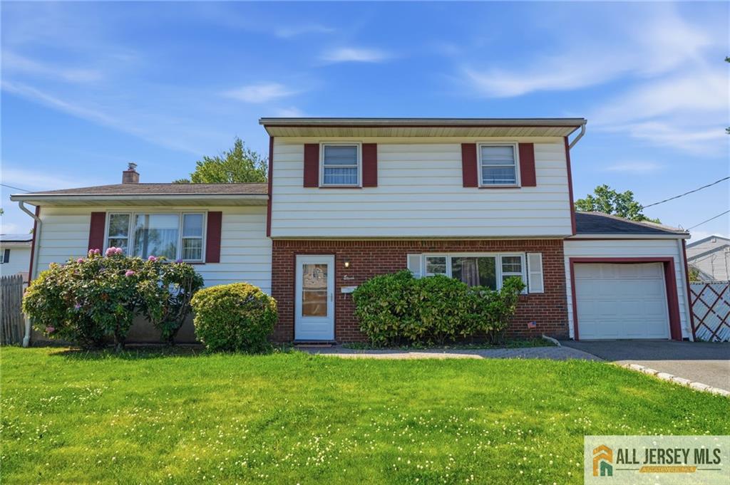 11 Reo Court Colonia NJ 07067