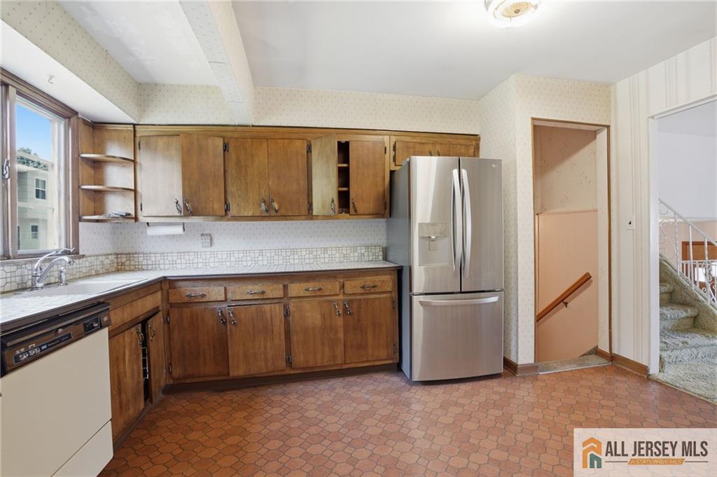 11 Reo Court Colonia NJ 07067