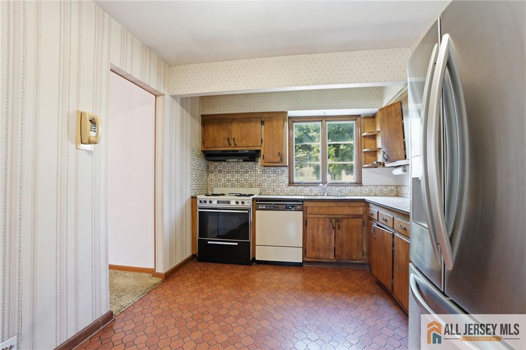 11 Reo Court Colonia NJ 07067