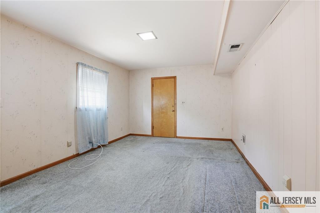 11 Reo Court Colonia NJ 07067
