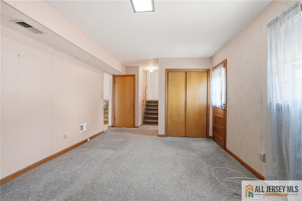 11 Reo Court Colonia NJ 07067