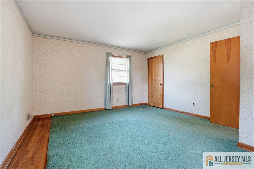11 Reo Court Colonia NJ 07067
