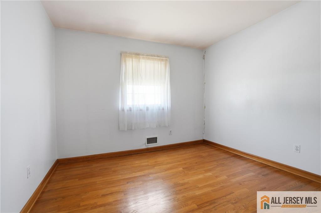 11 Reo Court Colonia NJ 07067