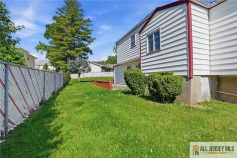 11 Reo Court Colonia NJ 07067