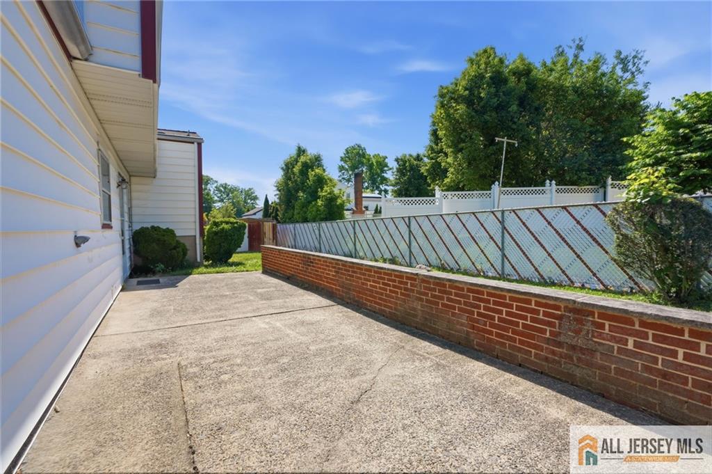 11 Reo Court Colonia NJ 07067