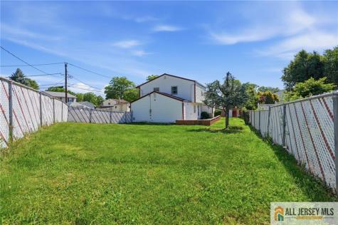 11 Reo Court Colonia NJ 07067