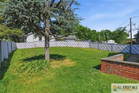 11 Reo Court Colonia NJ 07067