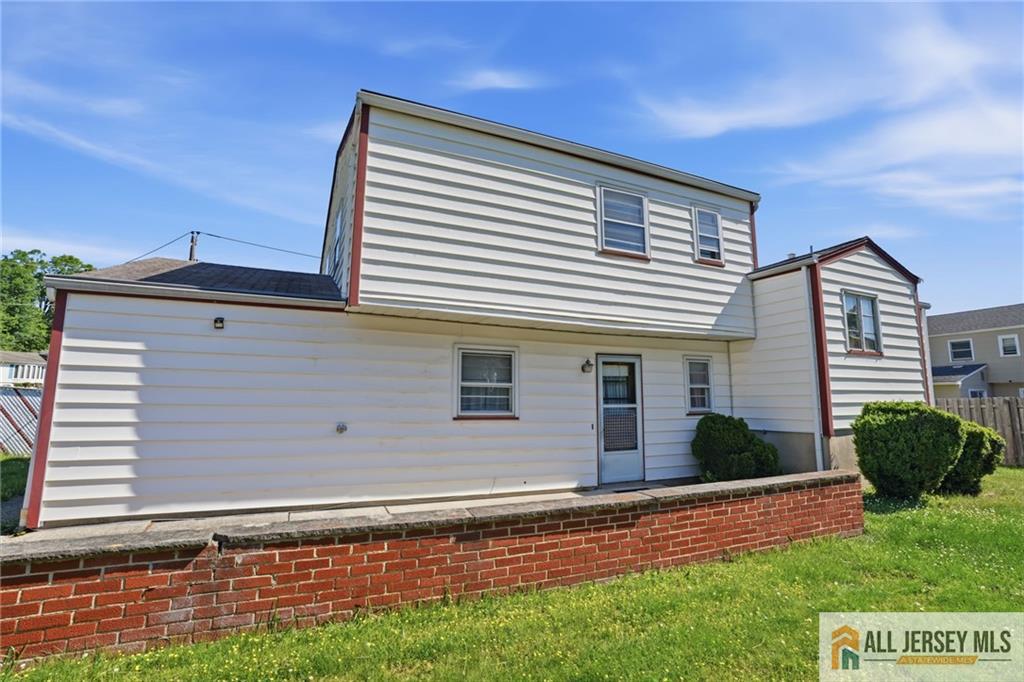 11 Reo Court Colonia NJ 07067