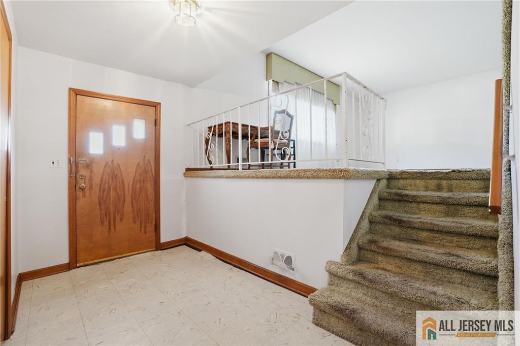 11 Reo Court Colonia NJ 07067
