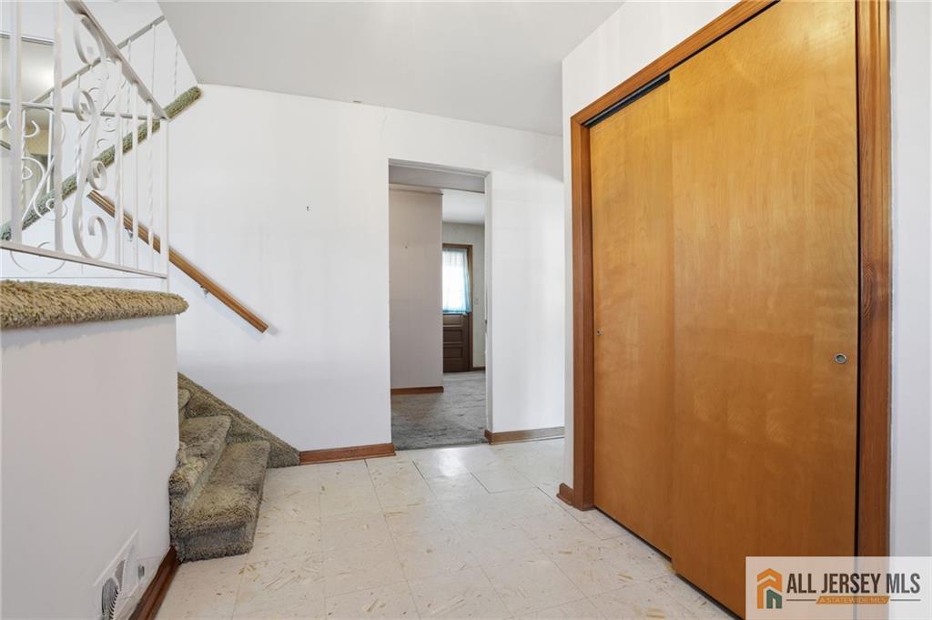 11 Reo Court Colonia NJ 07067