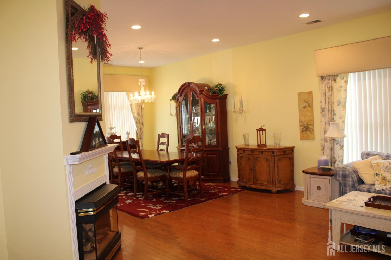 4 Summerlawn Drive Lakewood NJ 08701