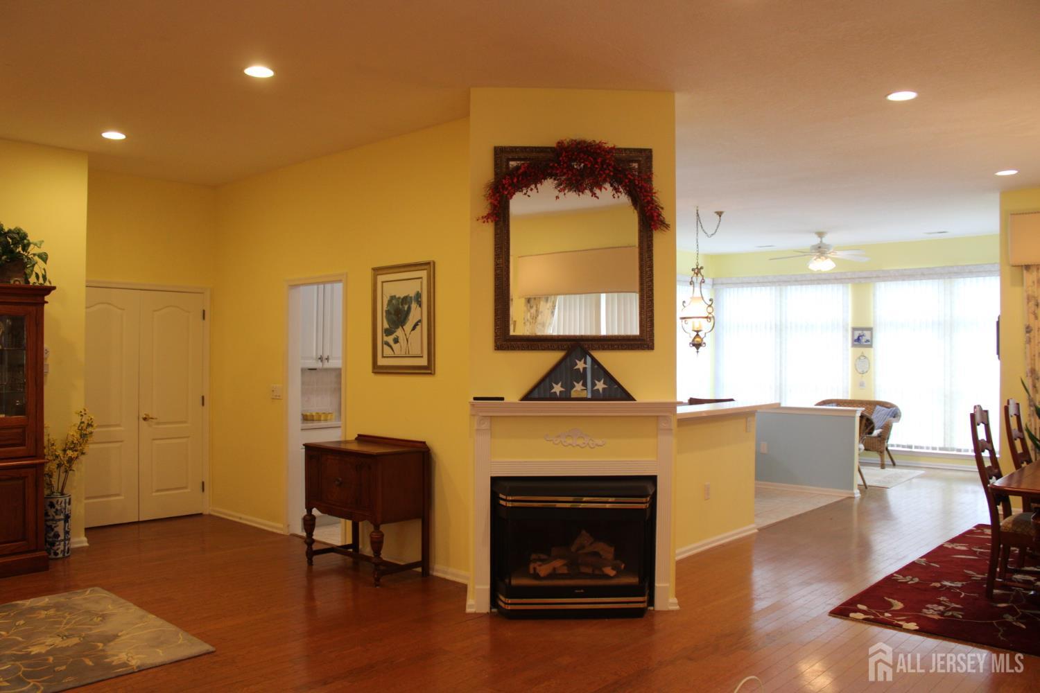 4 Summerlawn Drive Lakewood NJ 08701
