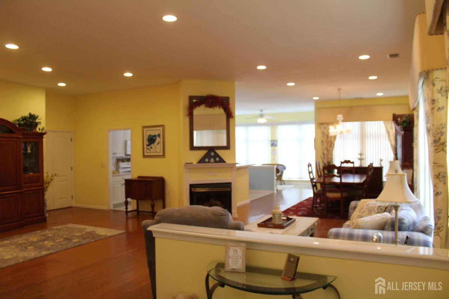 4 Summerlawn Drive Lakewood NJ 08701