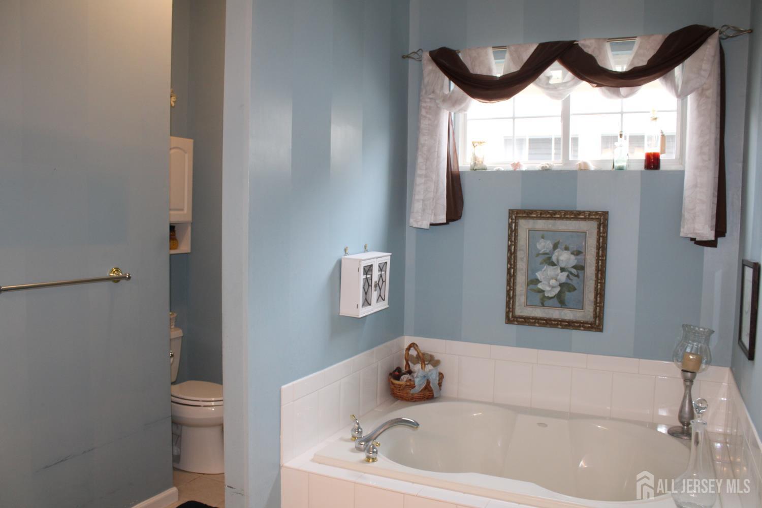 4 Summerlawn Drive Lakewood NJ 08701
