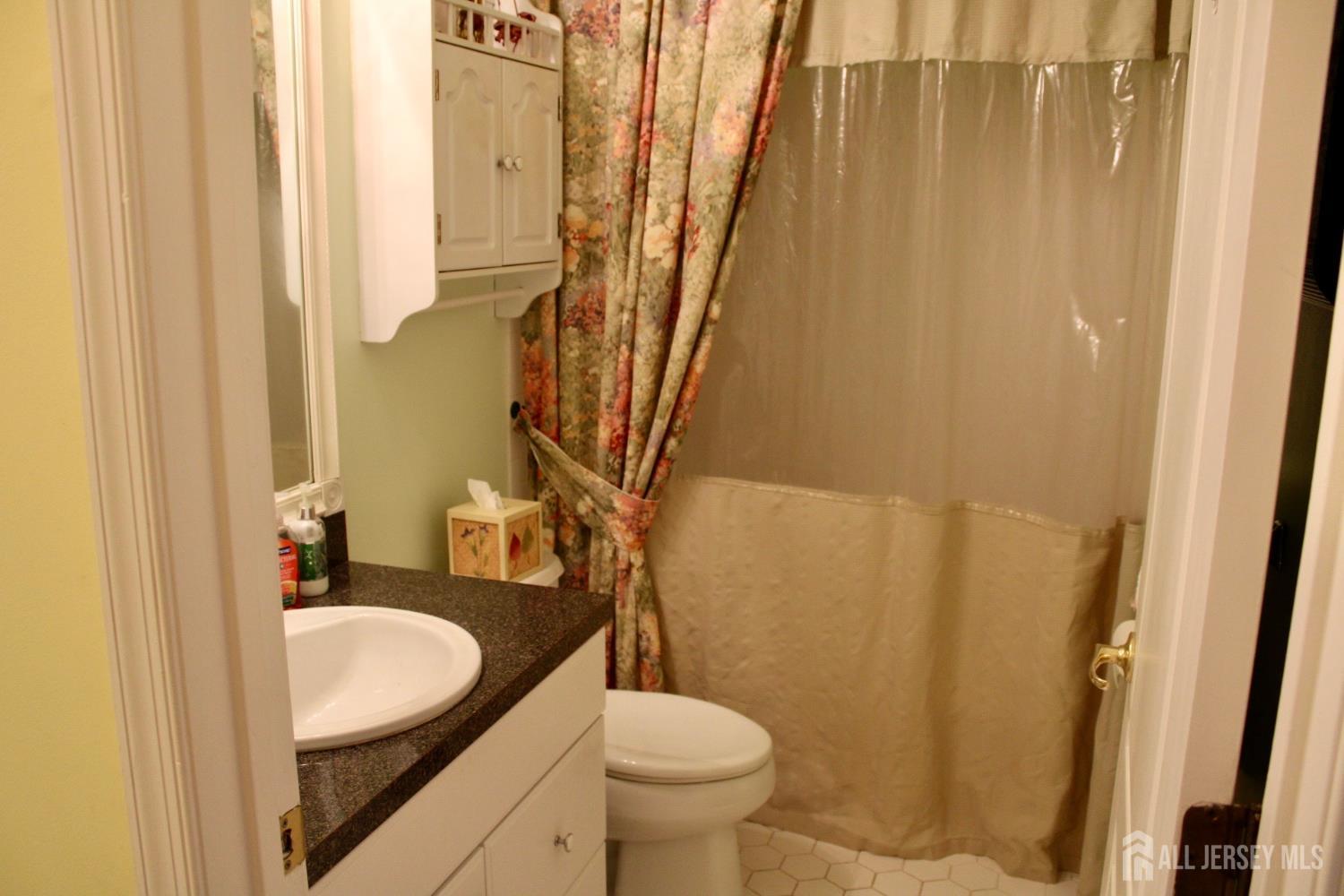 4 Summerlawn Drive Lakewood NJ 08701