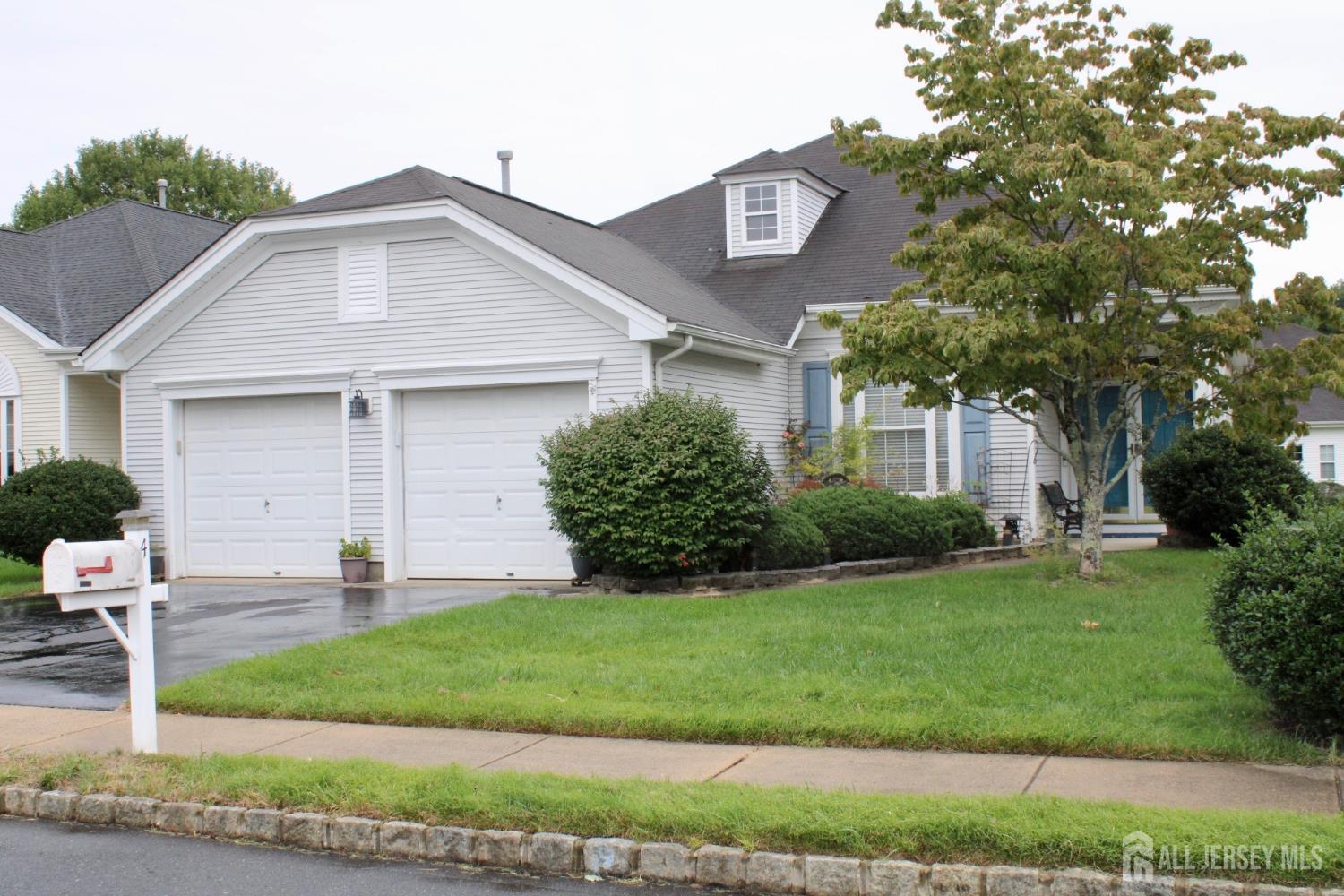 4 Summerlawn Drive Lakewood NJ 08701