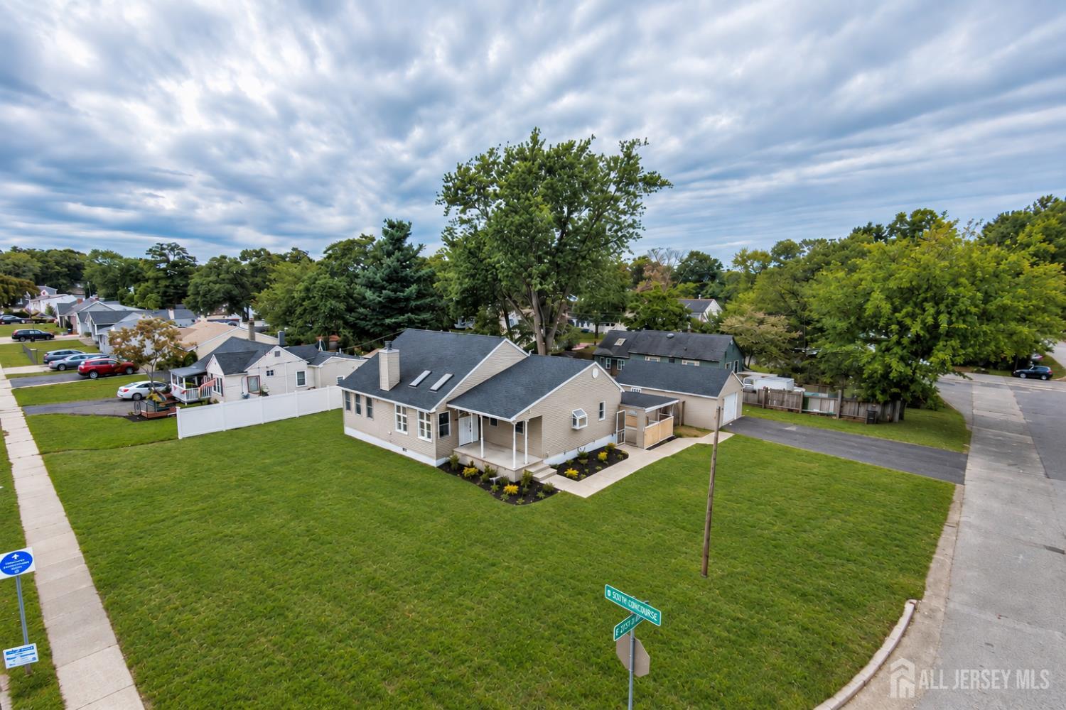 856 E Concourse Aberdeen NJ 07735